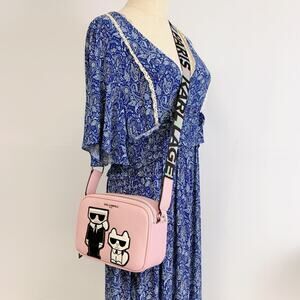 Karl Lagerfeld LH2ER9BJ MAYBELLE CAMERA CROSSBODY IN POWDER BLUSH